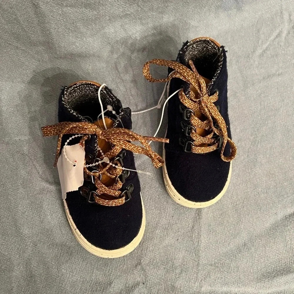 CAT AND JACK Sneakers